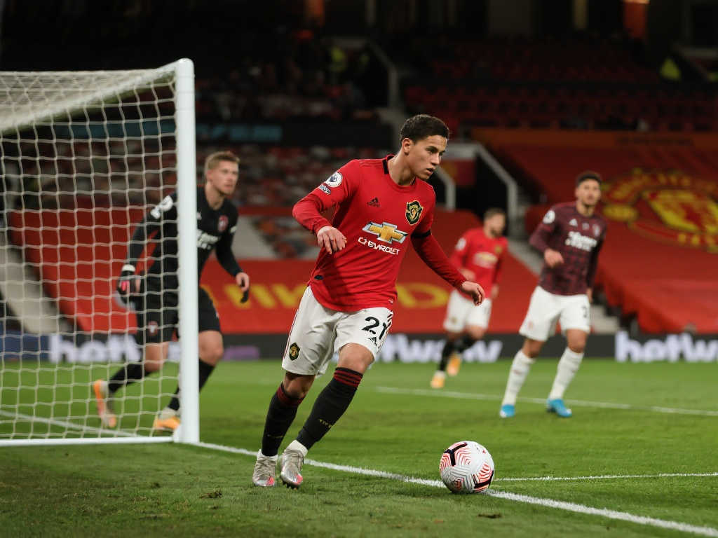 曼联20轮输9场，创34年来同期最差战绩！